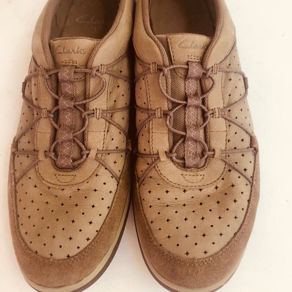 Clarks Soft Cushion Taupe Slip On Shoes 9 - Picture 1 of 9